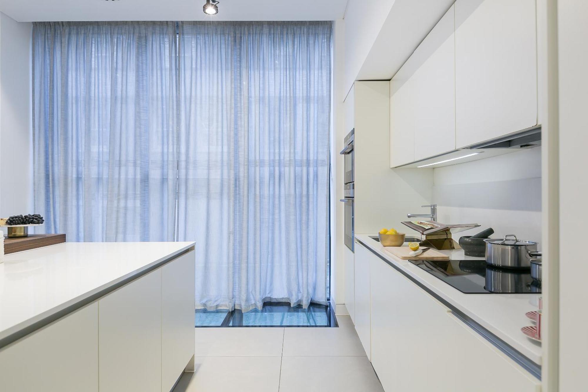 Urban Chic - Chiltern And Baker Apartment