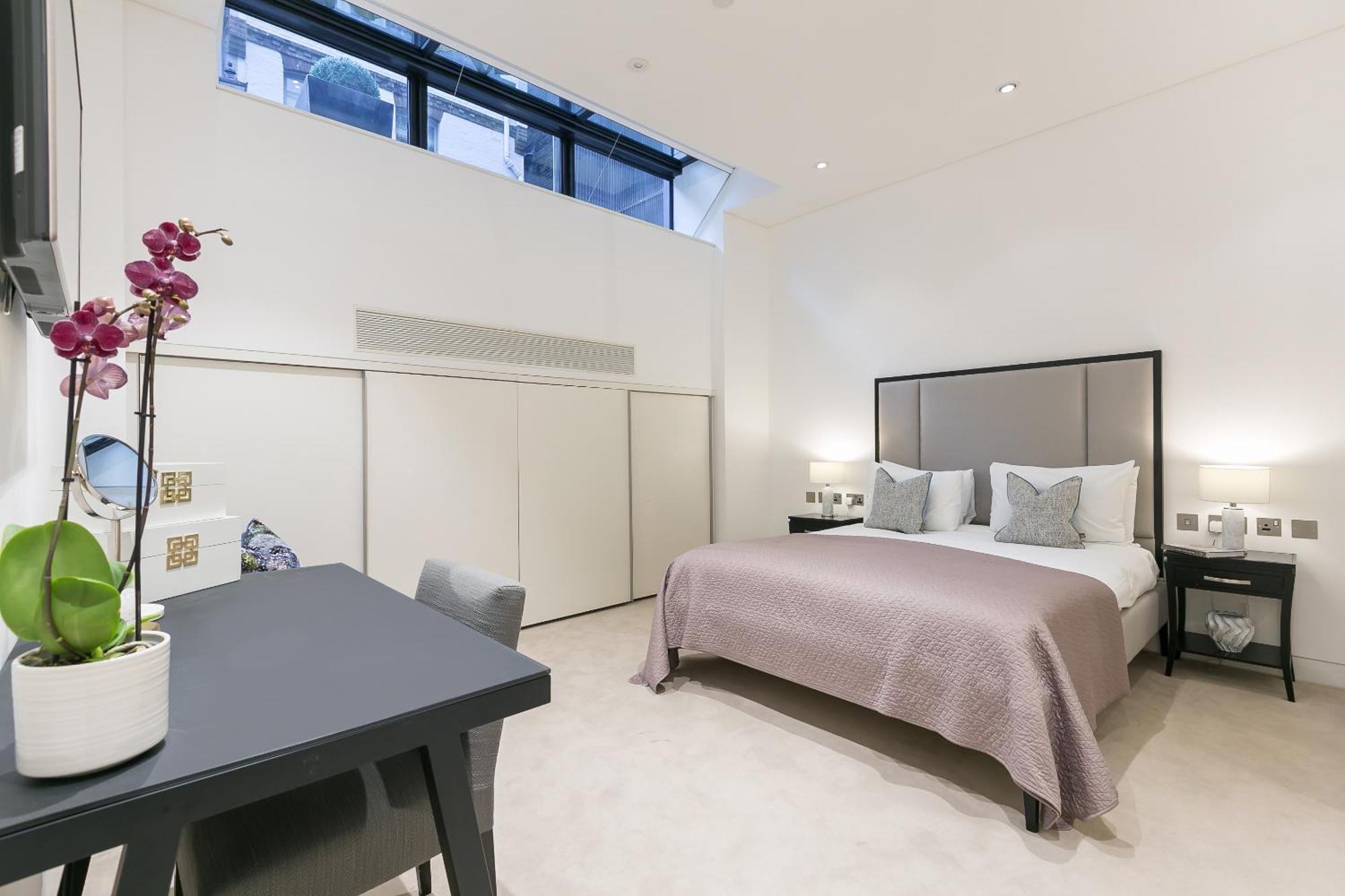 Urban Chic - Chiltern And Baker Apartment *