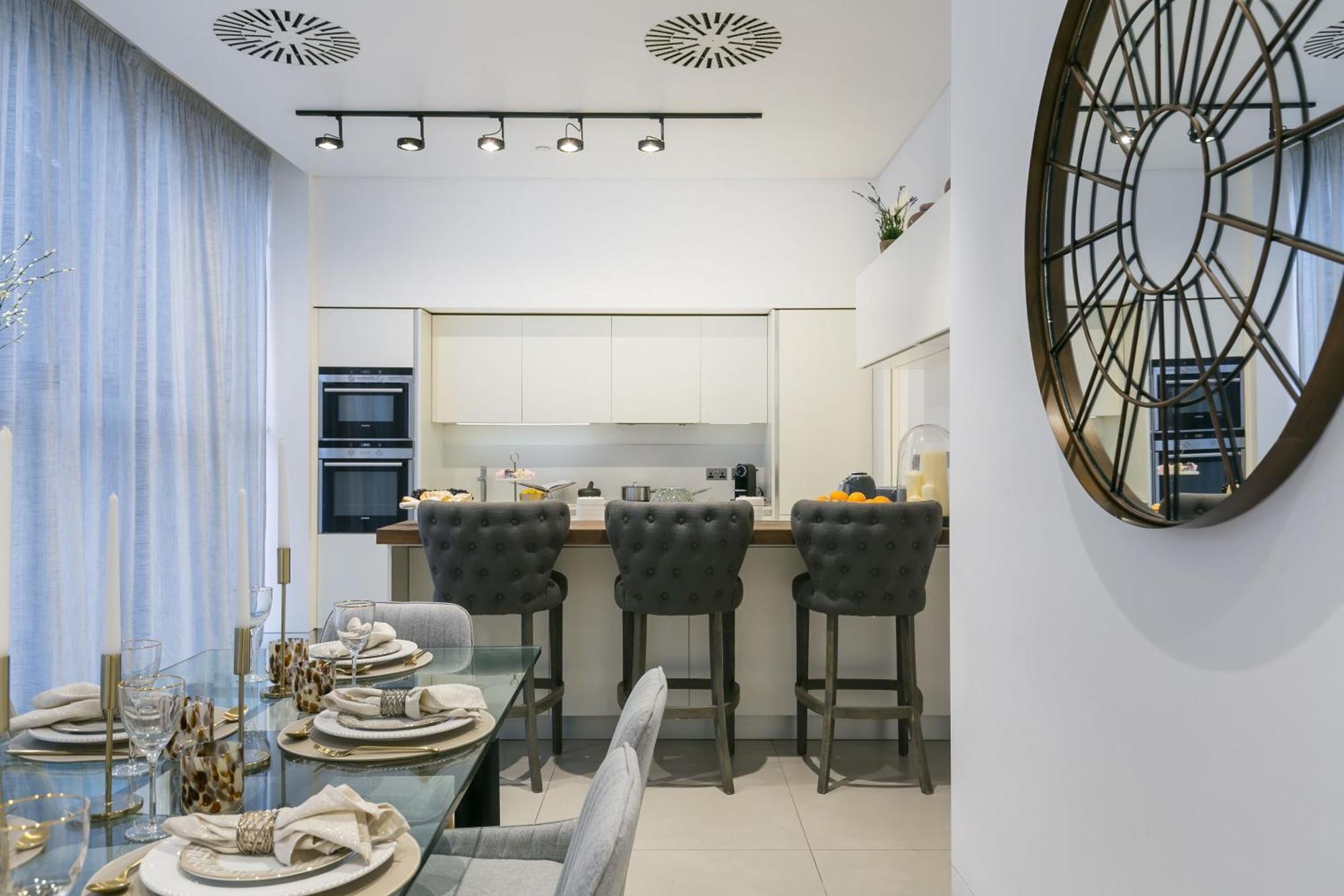 Urban Chic - Chiltern And Baker