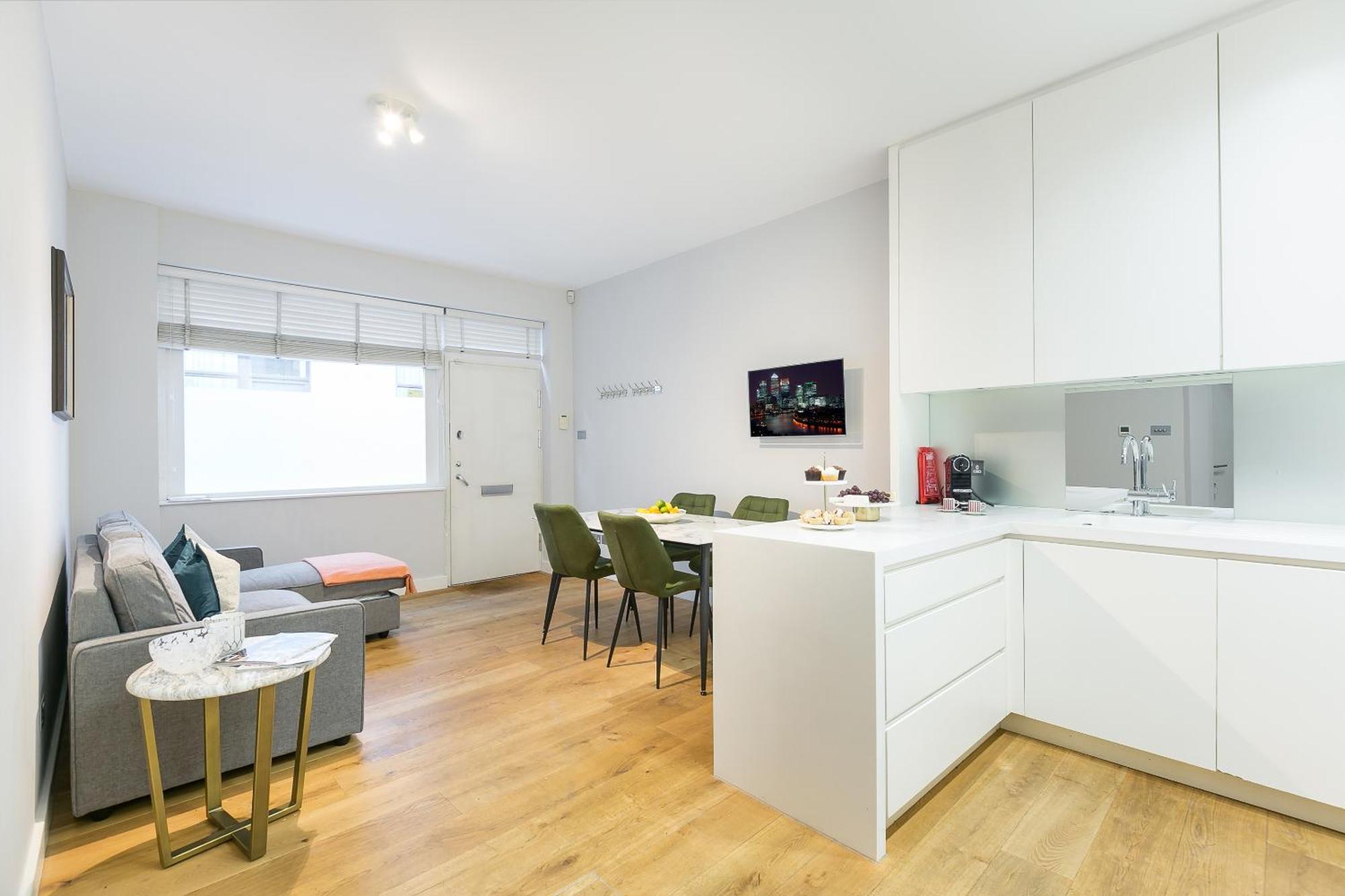 Urban Chic - Chiltern And Baker London