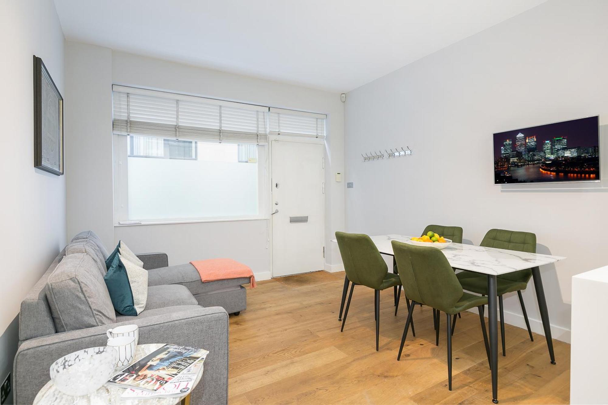 Urban Chic - Chiltern And Baker Apartment