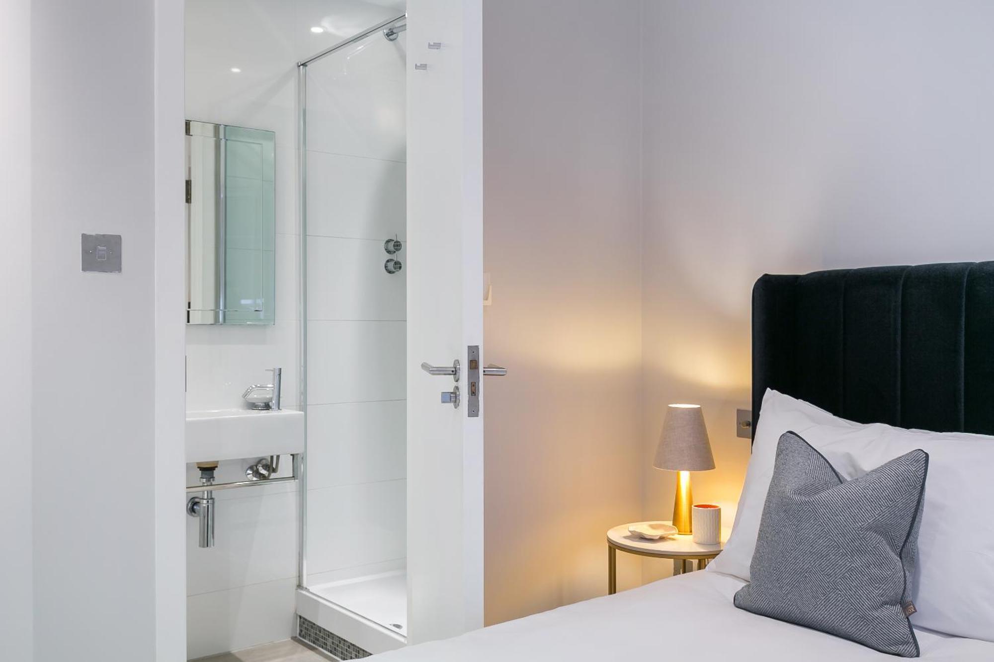 Urban Chic - Chiltern And Baker London