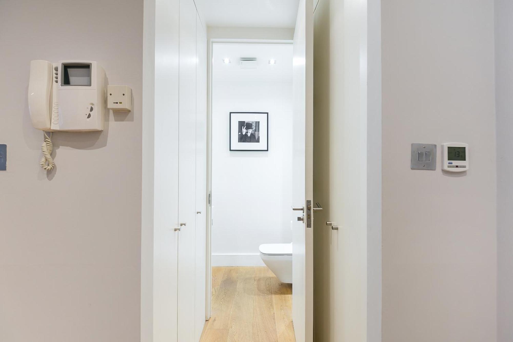 Urban Chic - Chiltern And Baker Apartment